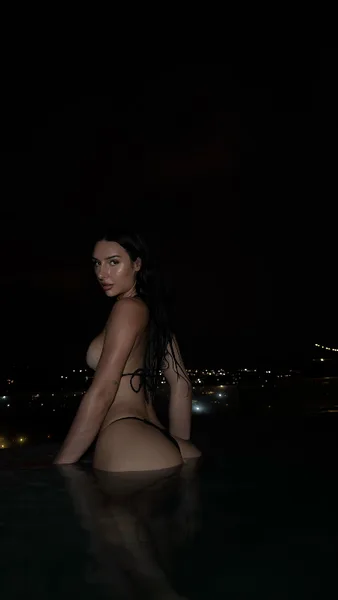 Brunette goddess